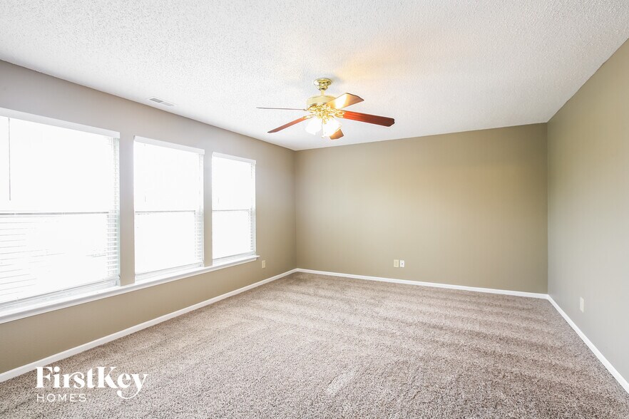 Building Photo - 15498 Border Dr