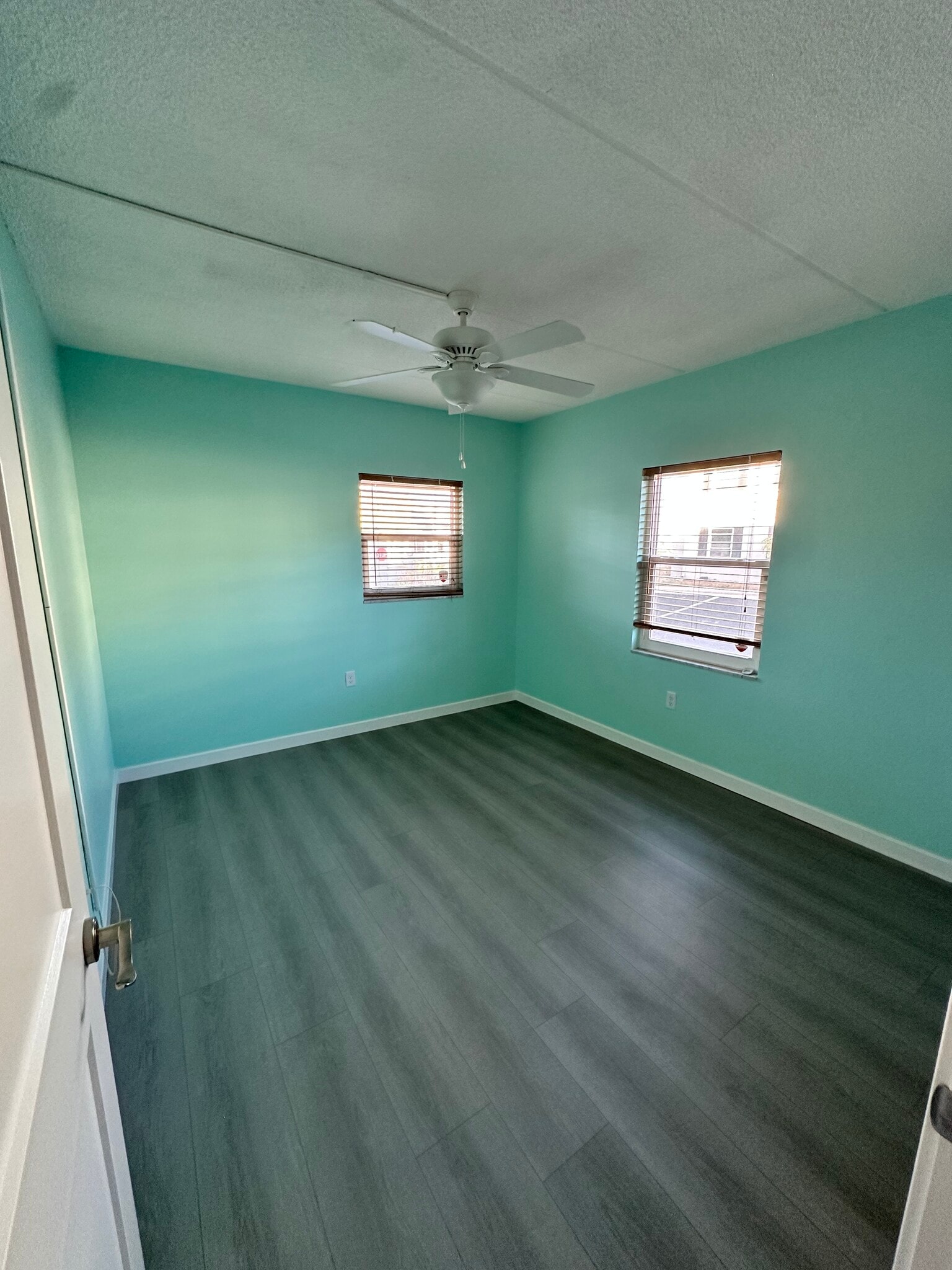 Building Photo - 1153 Rue des Rois