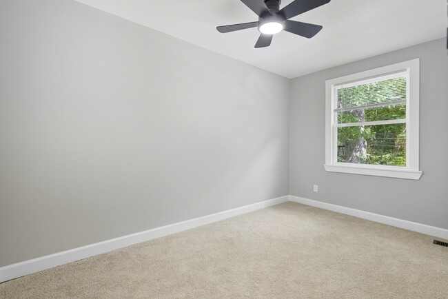 Building Photo - 2445 Harriet Ave