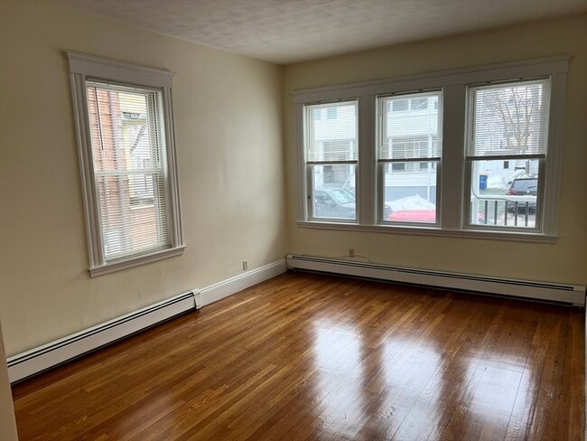 Building Photo - 31 Cutler St