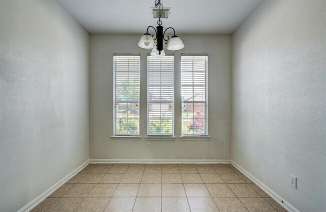 Building Photo - 7547 Oakwood Canyon Dr