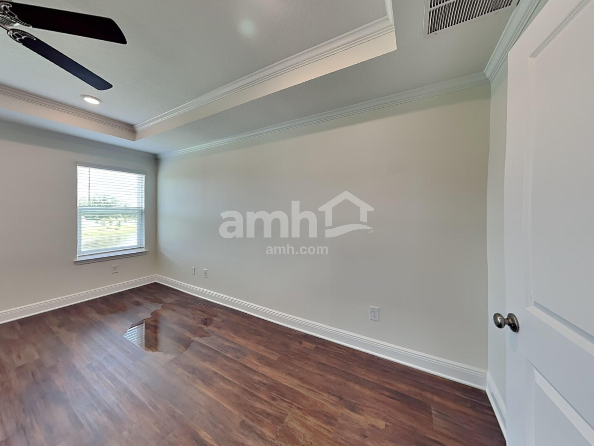 Building Photo - 14624 Cedar Ml Dr