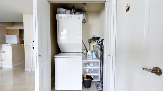 Building Photo - 17555 Atlantic Blvd