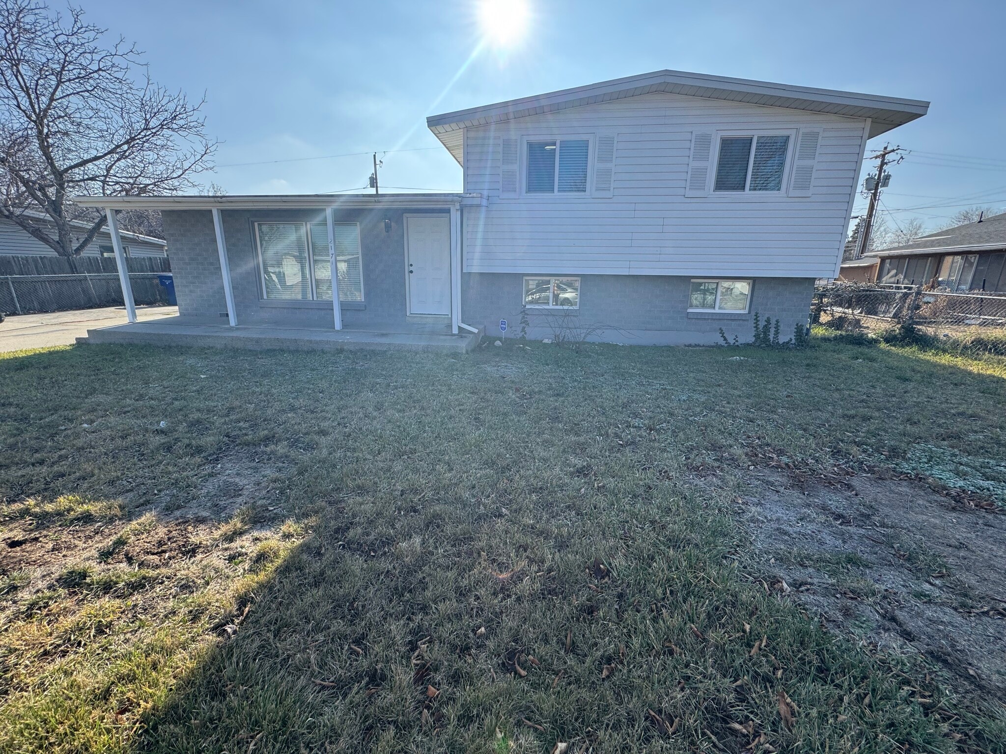 Building Photo - 2171 W Kirkham Way