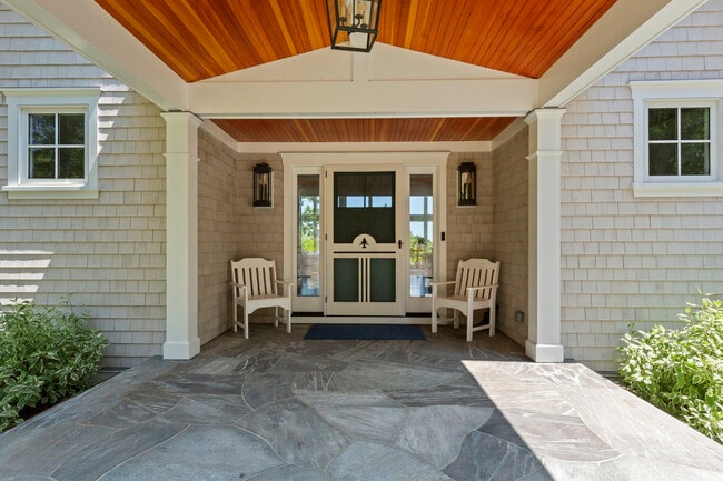 Building Photo - 3 Dillingham Point