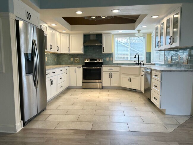 Building Photo - Gorgeous 5 bedroom 3 bathroom Home In Eagle