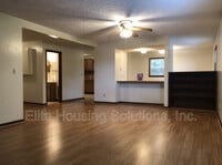 Building Photo - 108 E Buck Ave