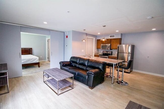 Building Photo - iMansion