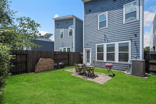 Building Photo - 6533 Castlebay Dr