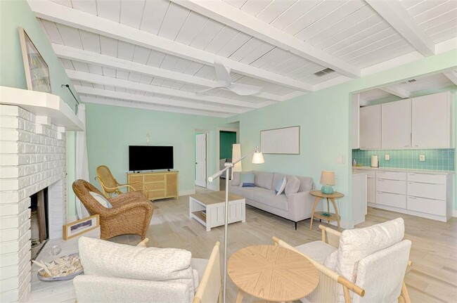 Building Photo - 5253 Avenida Del Mare