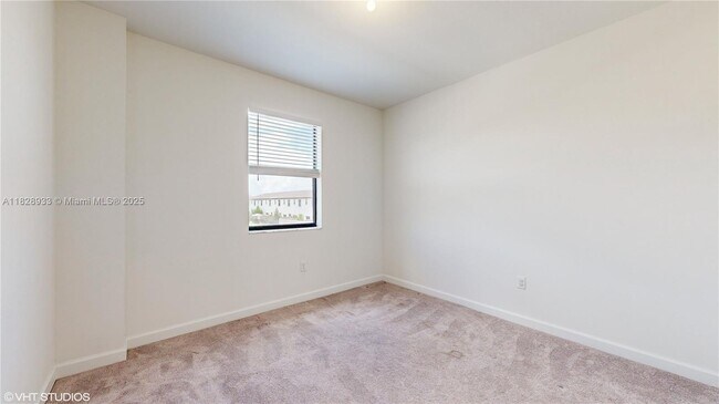 Building Photo - 10004 SW 231st Ln