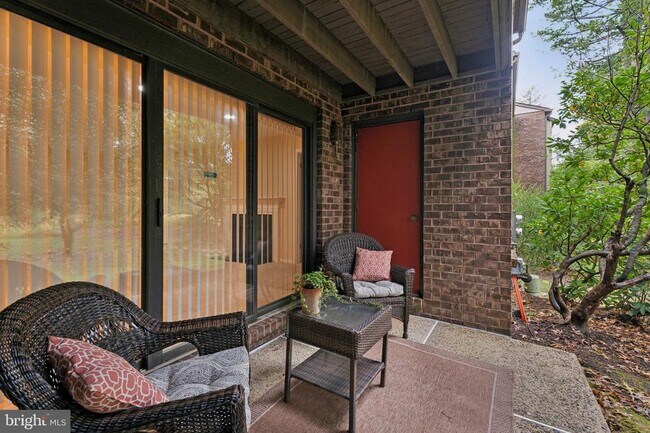 Building Photo - 204 Mountainview Dr