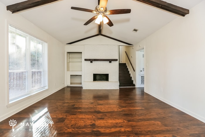 Building Photo - 1401 Jennifer Dr