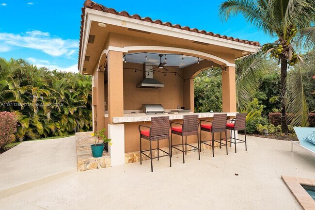 Building Photo - 5050 SW 166th Ave
