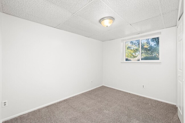 Building Photo - 6585 S 5135 W