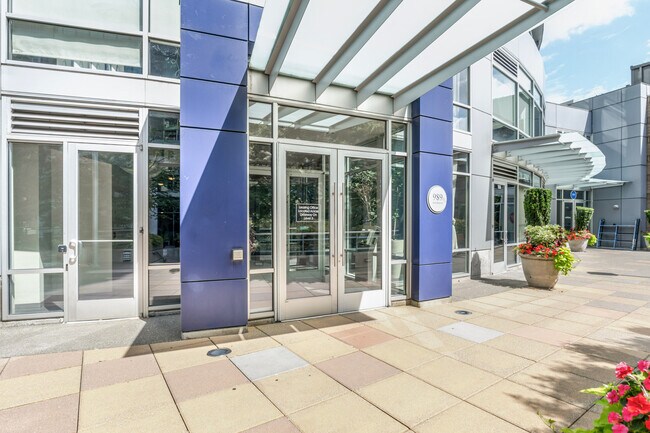 Building Photo - 989 112th Ave NE