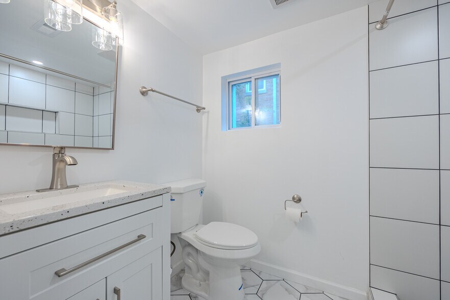 Building Photo - 311 Longfellow St NW