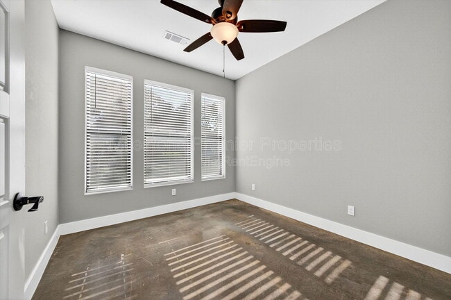 Building Photo - 1501 S 7th Ave