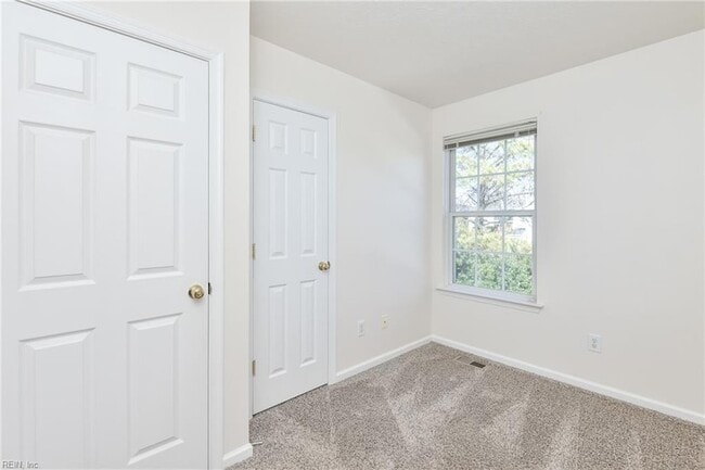 Building Photo - 1531 Creek Ct