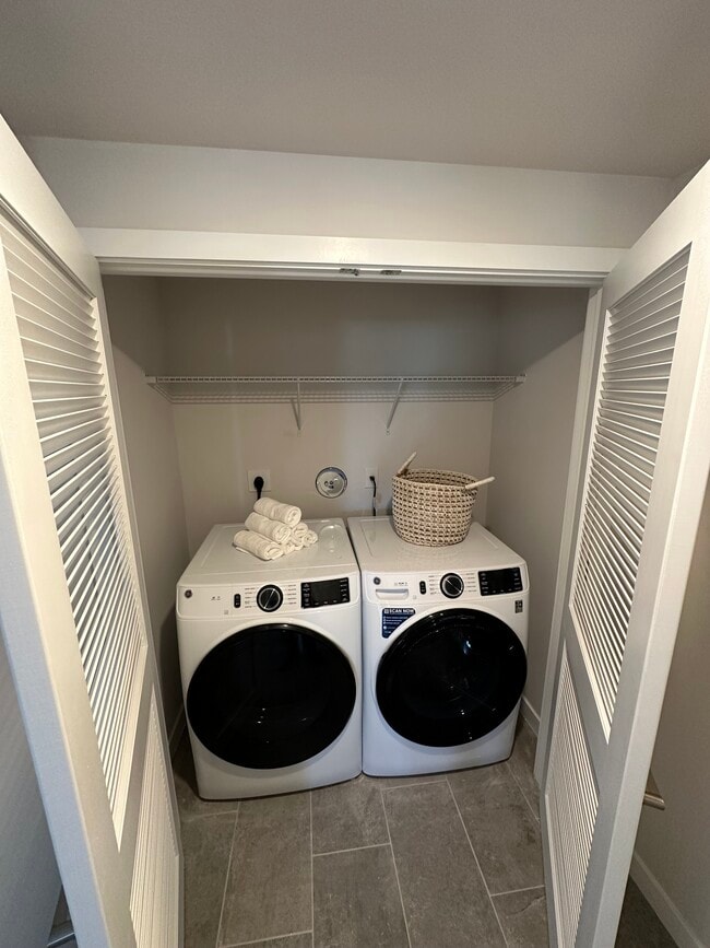 Building Photo - 2620 E Marina Bay Dr