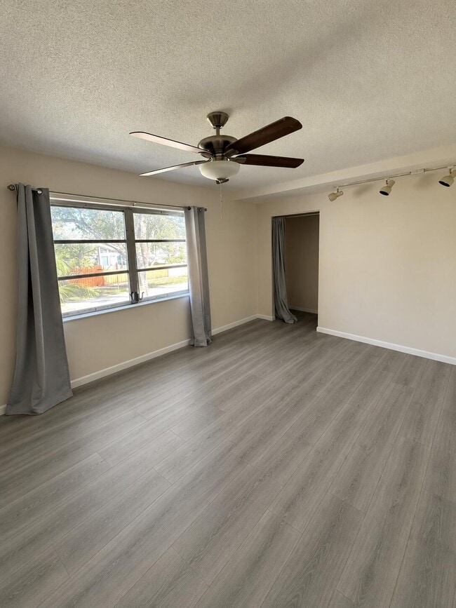 Building Photo - 3007 NW 68th St