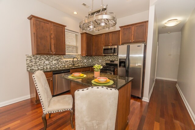 Building Photo - 3440 N Narragansett Ave