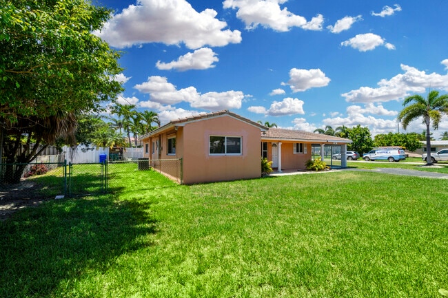 Building Photo - 4511 Sea Grape Dr