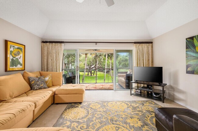 Building Photo - 2 Park Shores Cir