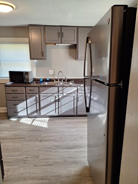 Building Photo - 416 Howell St