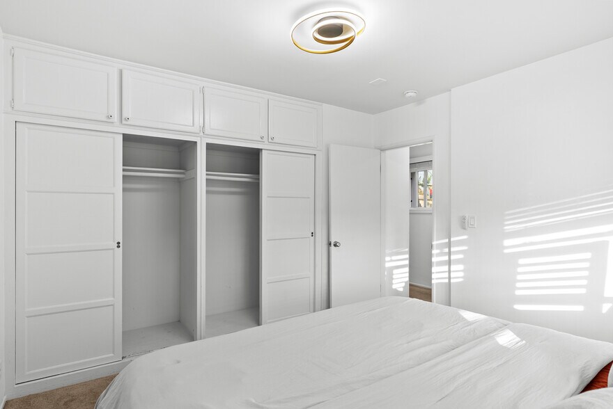 Building Photo - 2463 Federal Ave