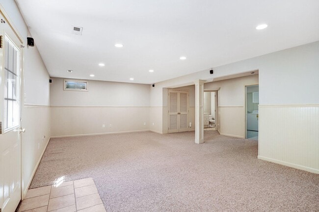 Building Photo - 42985 Chesterton St
