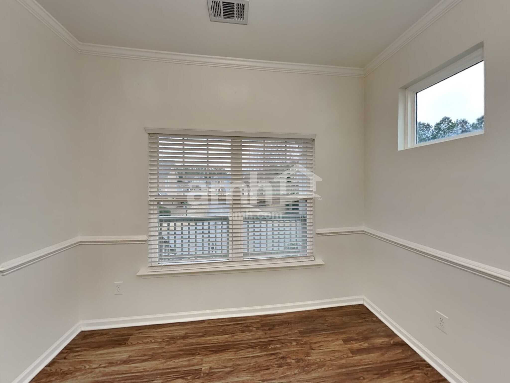 Building Photo - 323 Stoney Hollow Rd