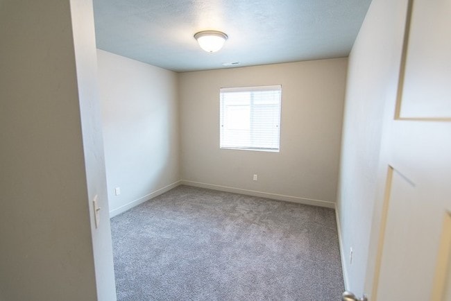 Building Photo - Amazing Townhome in Edgewater Community