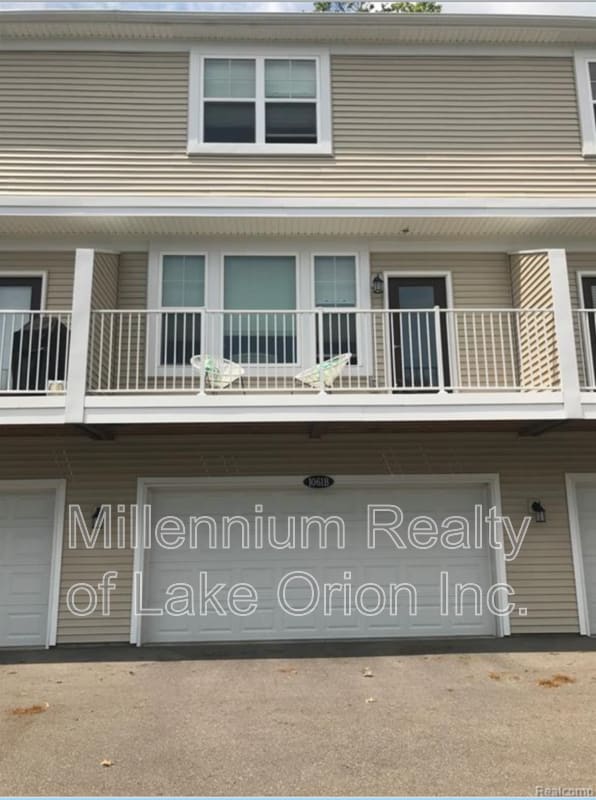 Building Photo - 1061 N Sherman Dr