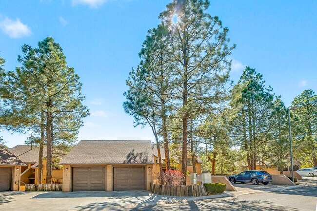 Building Photo - 2324 N Whispering Pines Way