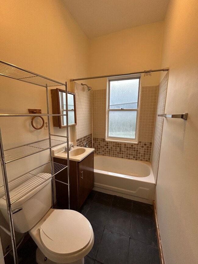 Building Photo - 1617 N Hudson Ave