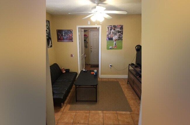 Building Photo - 2422 32nd St