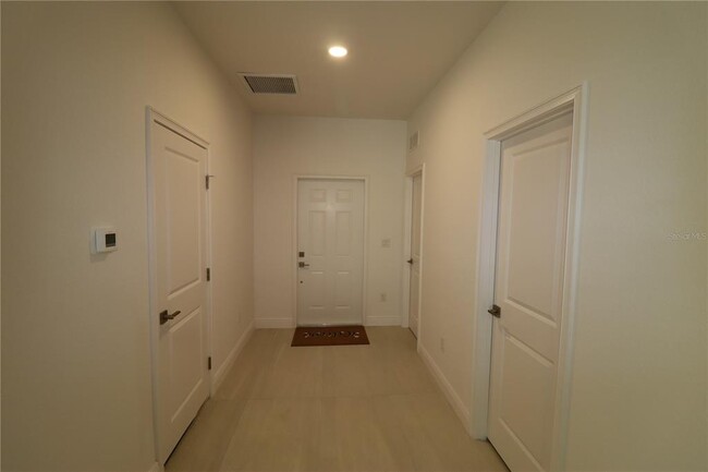 Building Photo - 307 Lomond Dr