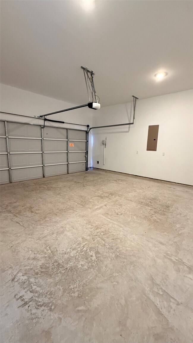 Building Photo - 31111 Riley Hts Dr