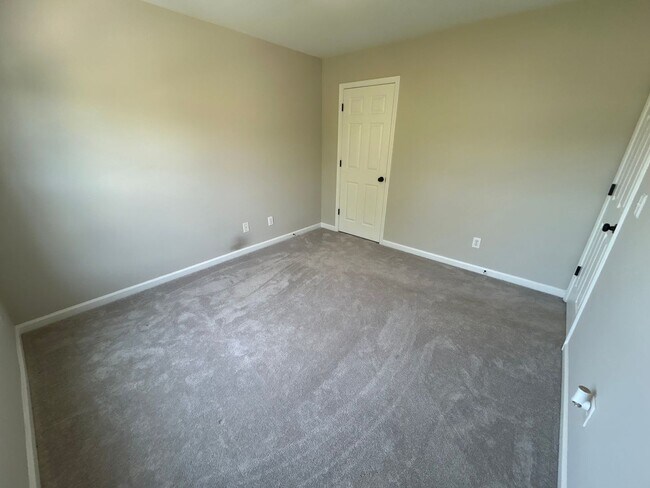 Building Photo - 4 Bedroom | 3 Bathroom Apex Home with Fenc...