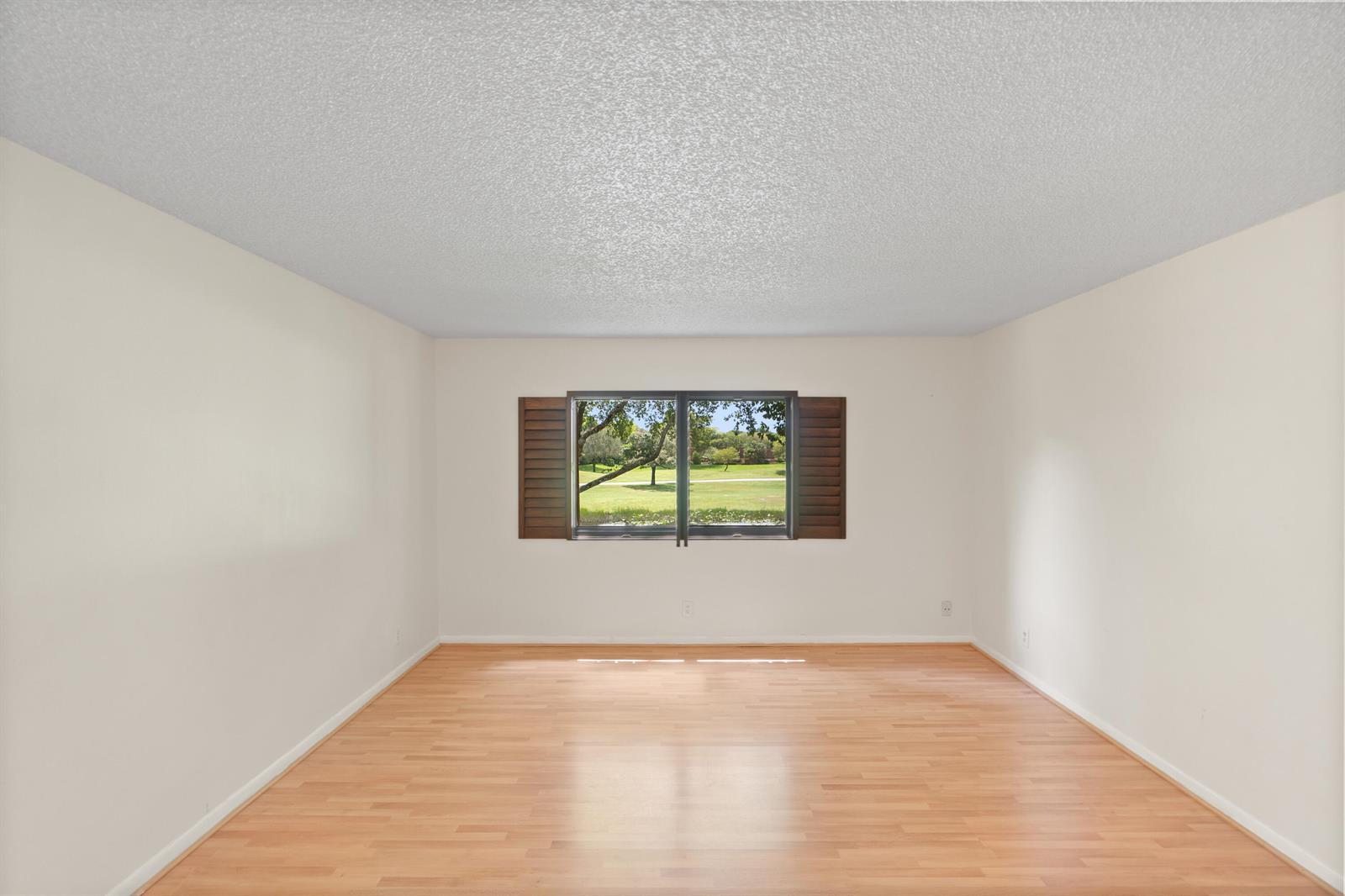 Building Photo - 2060 SW 90th Ave