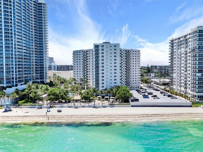 Building Photo - 3001 S Ocean Dr