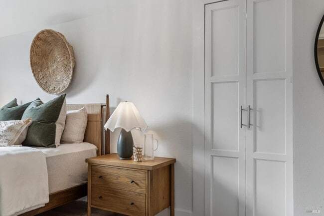 Building Photo - 93 Ashford Ave