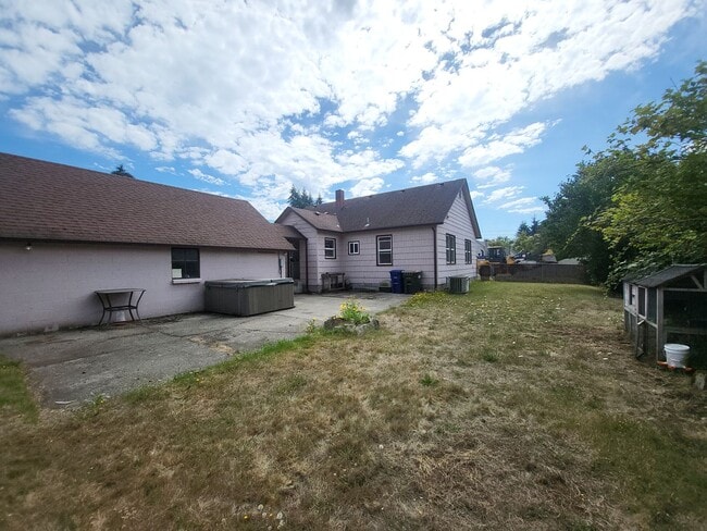 Building Photo - 2 Bedroom 1 Bath in Centralia