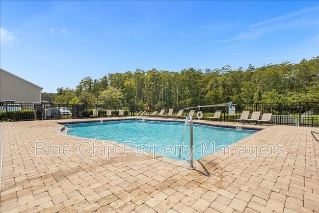 Building Photo - 6785 Tussilago Way