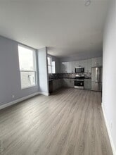 Building Photo - 222 Primrose Ave