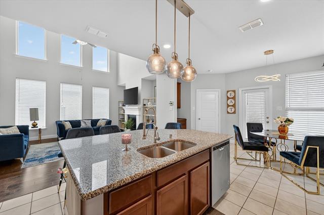 Building Photo - 7213 Willow Thorne Dr