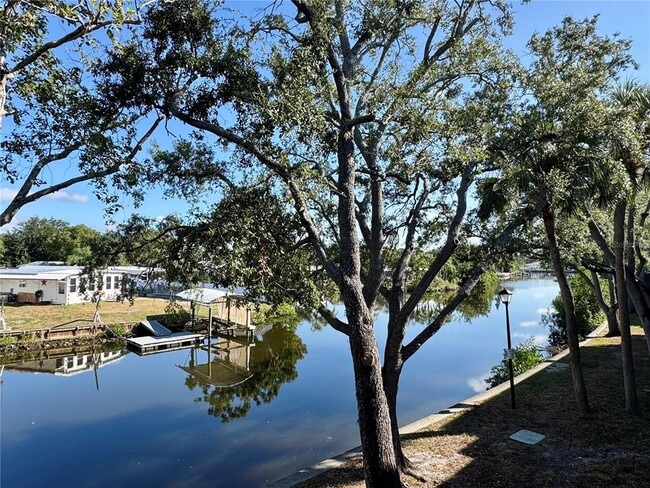 Building Photo - 9205 Tudor Dr