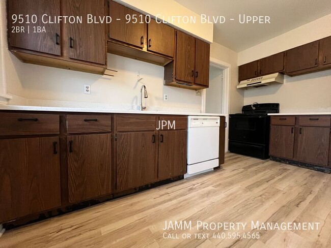 Building Photo - Updated 2 Bedroom Unit in Cleveland!