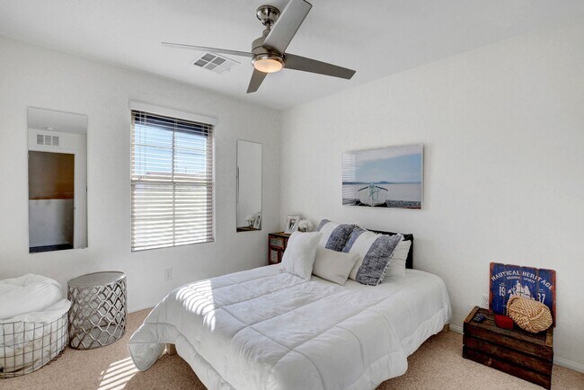 Building Photo - WONDERFUL 3 BEDROOM HOME IN THE SOUTHWEST!